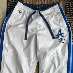 Abercrombie & Fitch men’s small pants